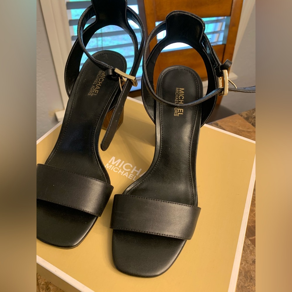 Michael Kors ankle high heels - Picture 2 of 5